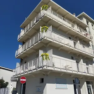 residence-2-studio-and-suites.riccione-hotels.org/